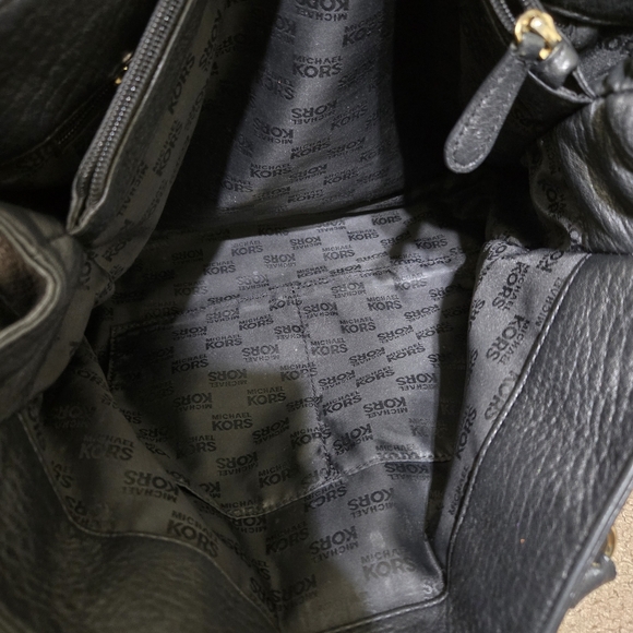 Michael Kors Soft leather bag. EUC - Picture 8 of 12